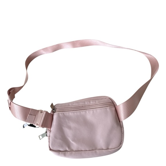 Chico’s New with Tags Rufffle Belt Bag - Picture 2 of 6